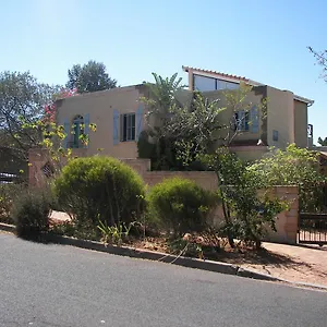 aurora-guest-units.hotels-capetown.com/